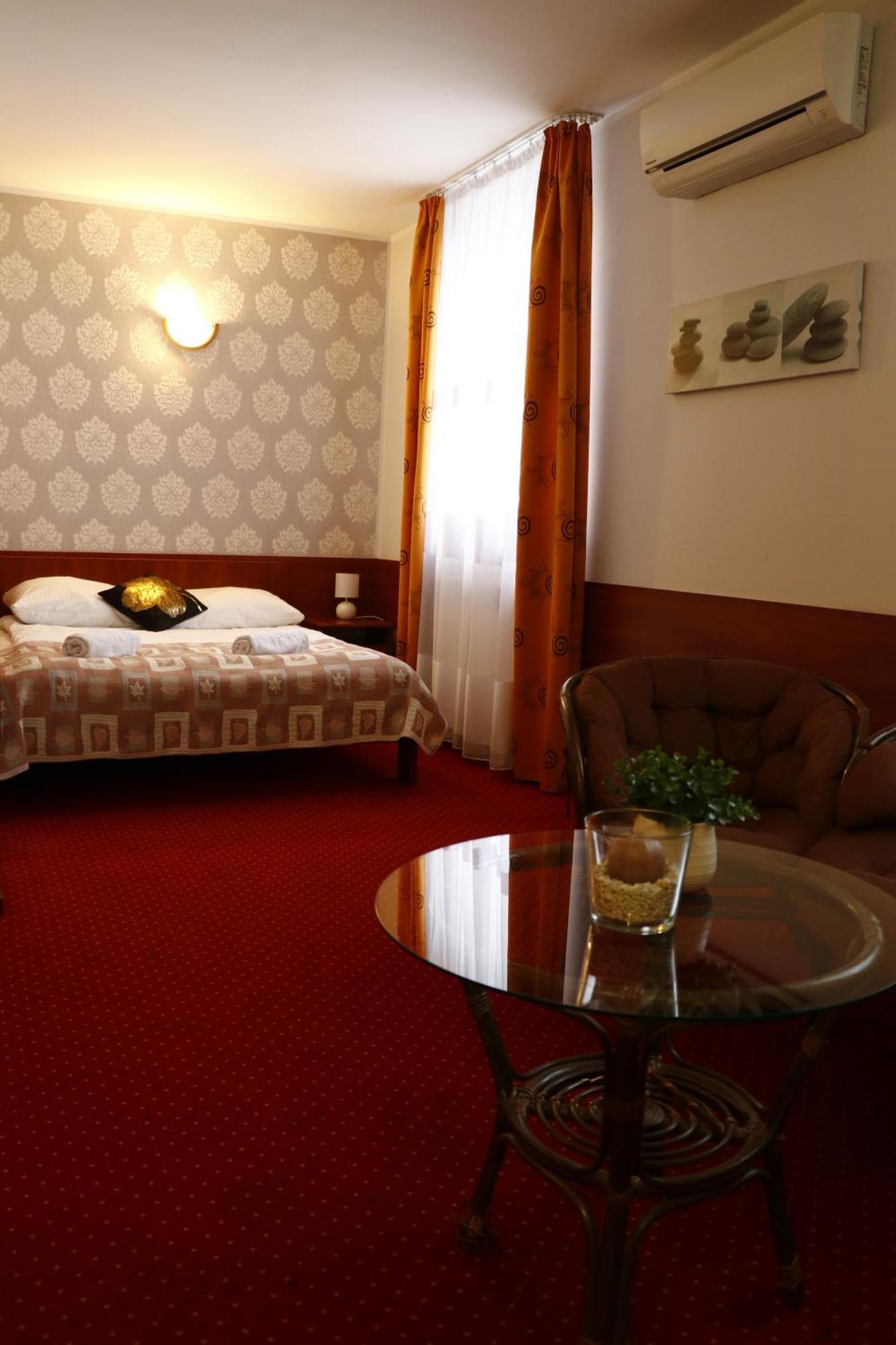 Sala Bankietowa I Pokoje Goscinne Сокулка Екстериор снимка