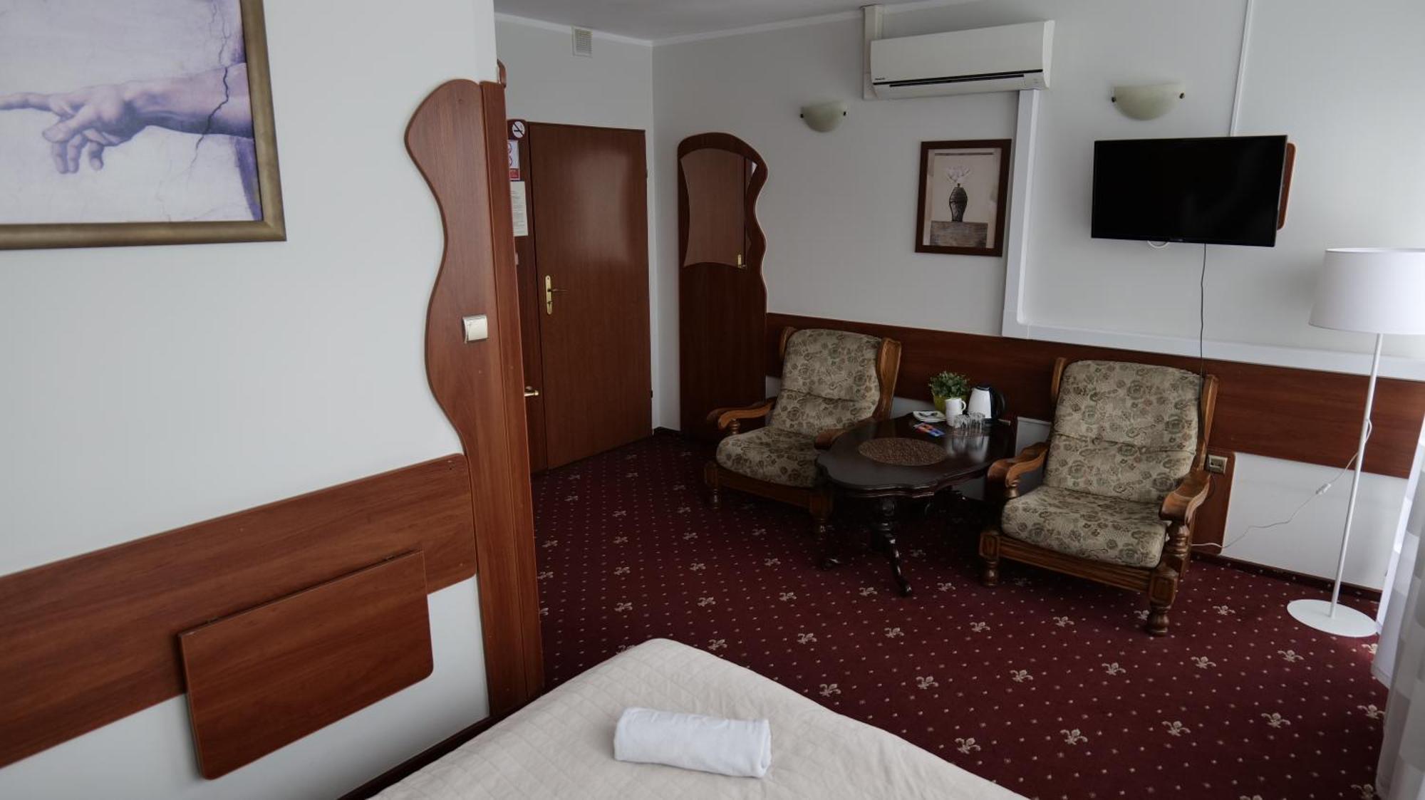 Sala Bankietowa I Pokoje Goscinne Сокулка Екстериор снимка
